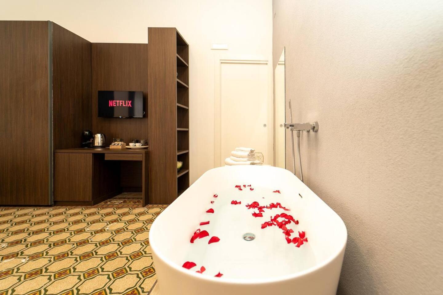 La Piazza Suite Napoli Eksteriør billede