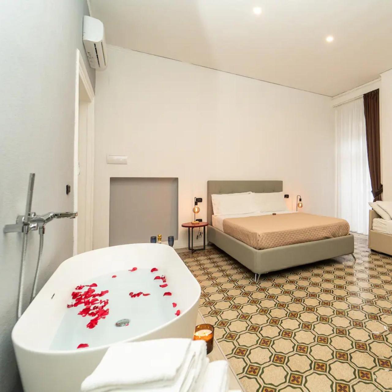 La Piazza Suite Napoli Eksteriør billede